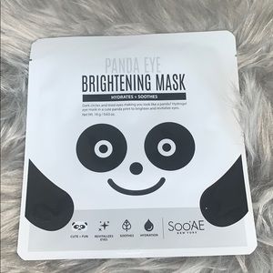 Brightening eye mask